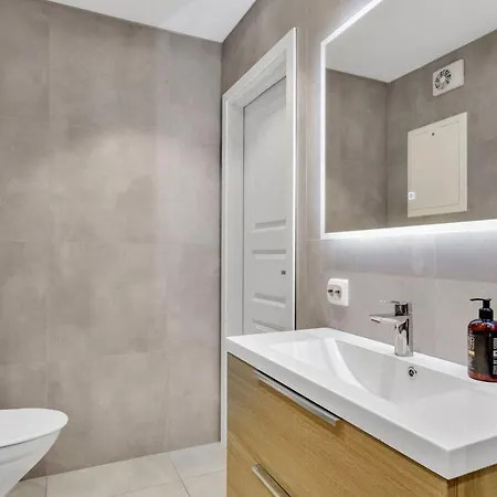 Upgraded 3 Bedroom Apartment, Close To Wc-25 * Trondheim