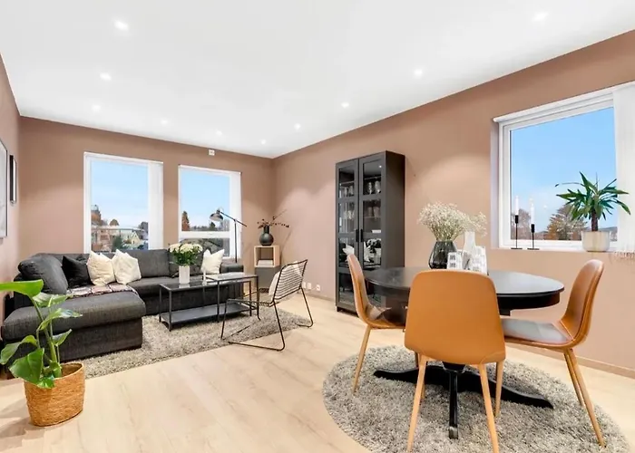 Upgraded 3 Bedroom Apartment, Close To Wc-25 Apartament *